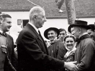 Charles de Gaulle, le 18 avril 1959 à Mâcon.