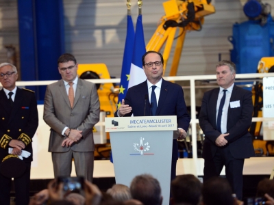 François Hollande à l'entreprise Novium, adhérente au Mecateamcluster, Saint-Vallier le 18 avril 2017. 