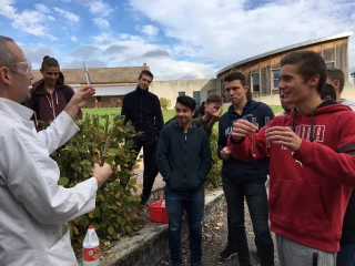 La chimie fait son show au Lycée forestier du Velet