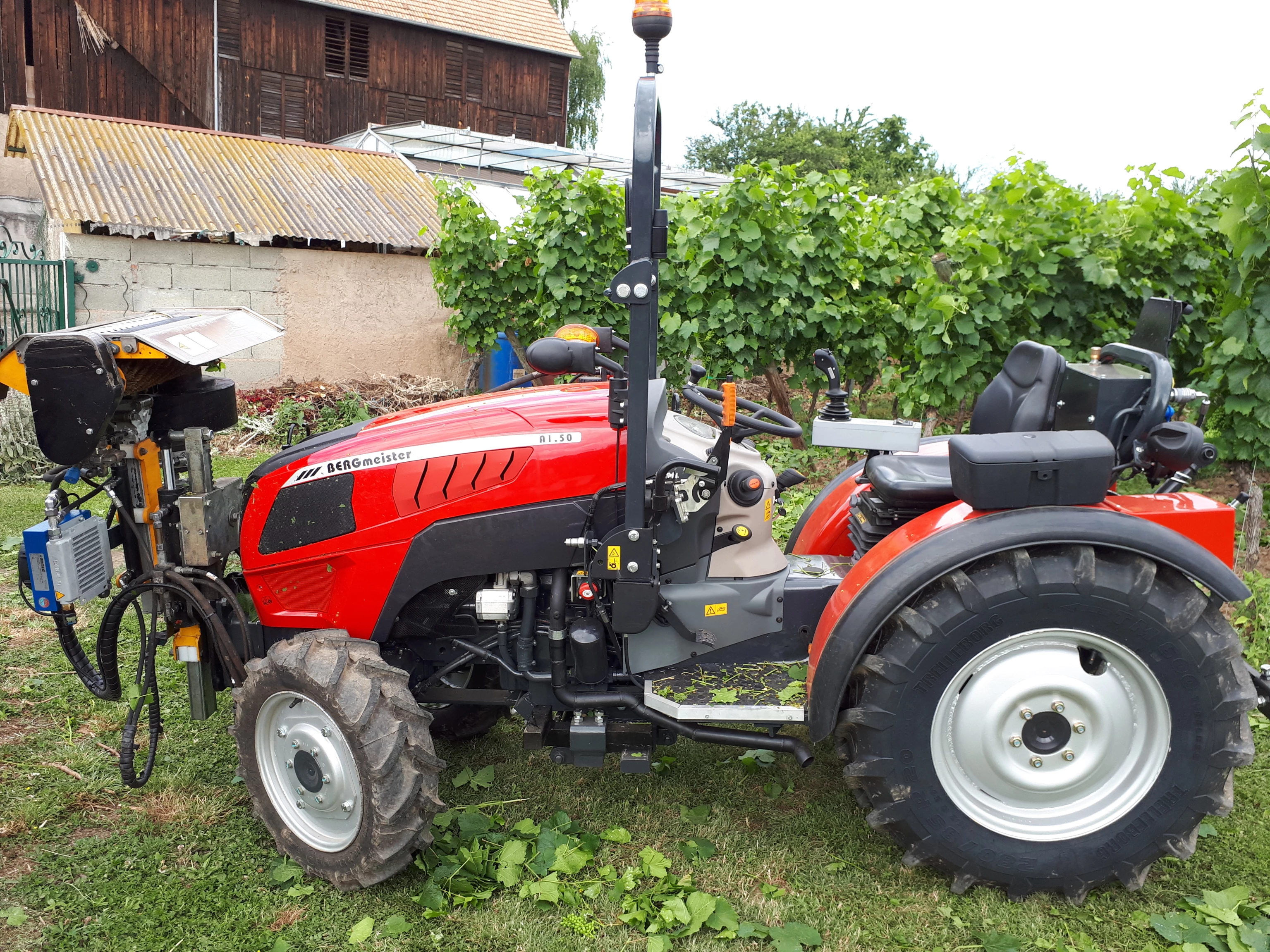 Bergmeister – L’A1.50 peut recevoir des outils de travail du sol entre roues