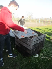 Réduire le poids de nos déchets : Compostons à la MFR !