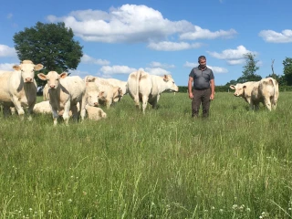 « L’herbe est la première culture de mon élevage ! »