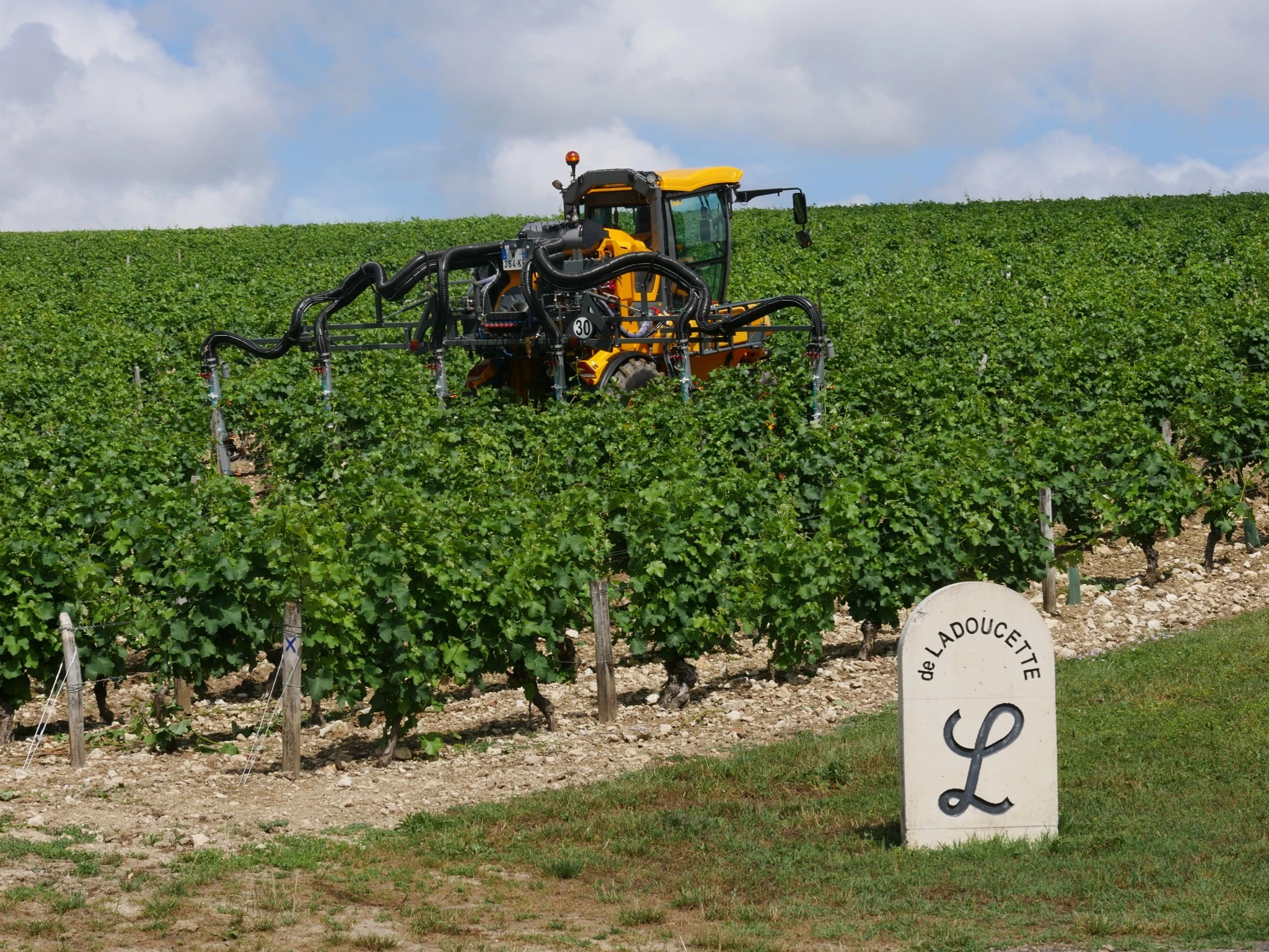 Grégoire : Le tracteur enjambeur GS4 succède aux G4