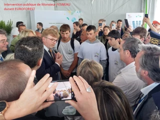Le Ministre salue les jeunes du Velet à Euroforest 2023