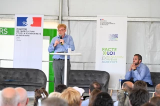 Le Ministre souffle le chaud et le froid