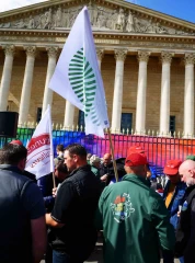 Rejet voté et mouvement suspendu