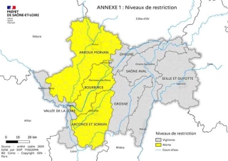 Premières restrictions d'eau, sous un ciel menaçant
