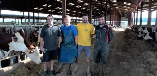 L’EAU À LA BOUCHE : La grande ferme familiale