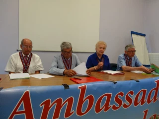 Au micro, Monique Mathieu, vice-présidente pour la Saône-et-Loire, dont la section est particulièrement active et réactive dans les manifestations grand public.