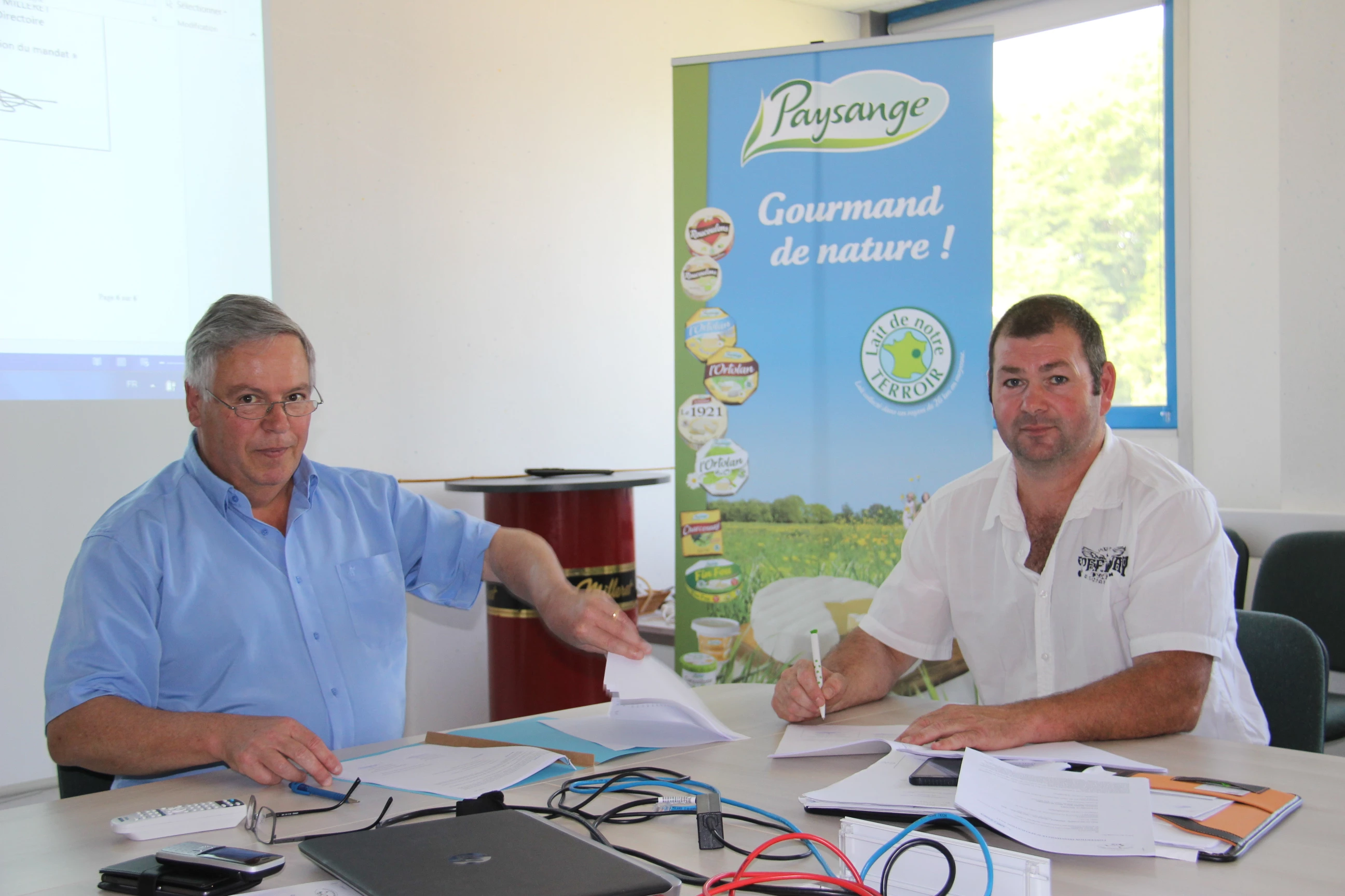 Les éleveurs de la laiterie fromagerie Milleret ont signé leur contrat