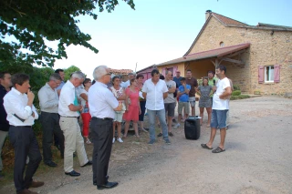 A Donzy-le-Pertuis, le préfet a répondu à l'invitation de la FDSEA et des JA