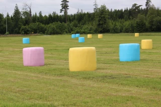 L’enrubannage annonce la couleur et l’engagement