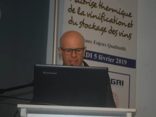 Présentation de la conception et la réalisation bio-climatique des bâtiments vinicoles lors du Forum œnologique de Davayé