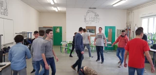 Les élèves de la classe de première du lycée de la nature et de la forêt de Velet s'initient au théâtre