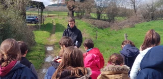 Animation nature et lecture au bord de l’Arroux avec les élèves du lycée de la nature et de la forêt de Velet