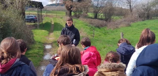Animation nature et lecture au bord de l’Arroux avec les élèves du lycée de la nature et de la forêt de Velet