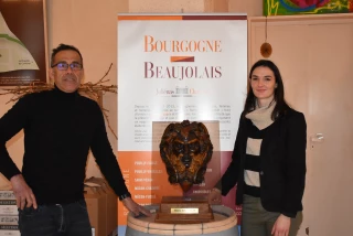 Frédéric Descombes et Camille Renaud avec le prix Bacchus