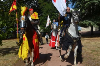 Faire revivre les Ecuries dans le jeu des épées et les sons jazz