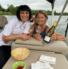 Un apéritif flûtant au fil de la Saône. Crédit Millebuis.
