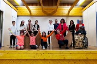 Saint-Symphorien-des-Bois vibre entre théâtre et télévision pour une  parodie des émissions de jeu télévisées