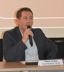 Le vice-président de la FNSEA à la Cave de Lugny mardi 5 mars.