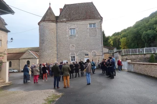A Lugny, une plaque dévoilée en l'honneur du "célèbre curé chasseur de Chapaize"