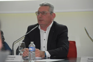 Le négoce joue la montre