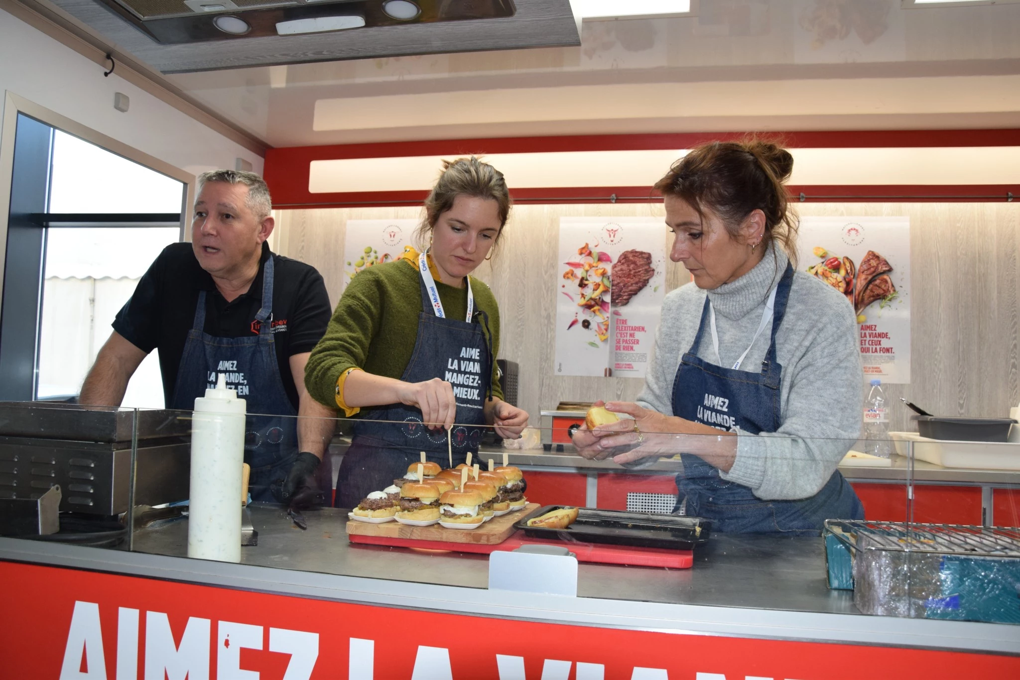 Mini-burgers, vraps de rumsteak, brochettes de faux-filet…