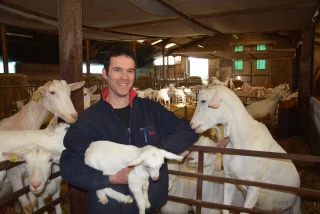 Frédéric Vallensant à Germolles-sur-Grosne est passé de fromager à producteur de lait de chèvre