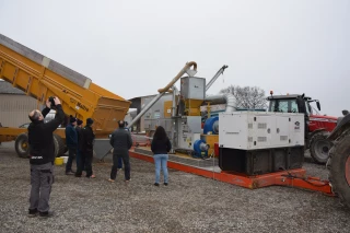 La technique du toastage des graines de protéagineux arrive en Saône-et-Loire !