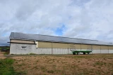 panneaux photovoltaiques sur toiture bâtiment d'élevage
