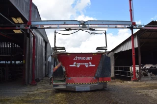 Au Gaec du Progrès, un robot assure l’alimentation du troupeau