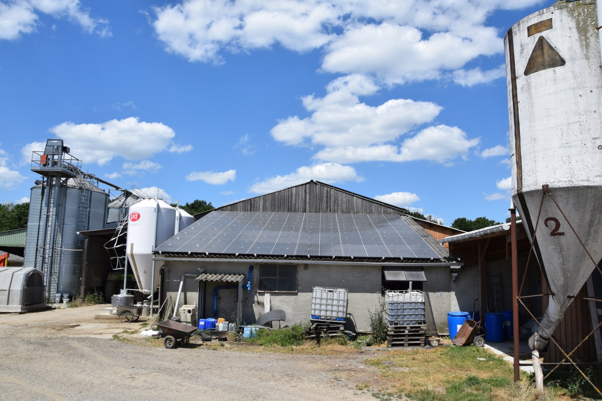 Un bâtiment laitier à l’électricité solaire