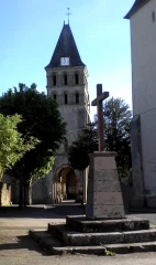 Le calvaire de Perrecy-les-Forges en cours de restauration