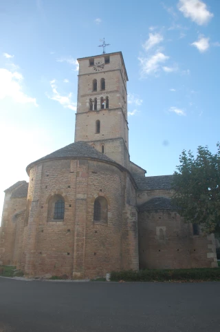A Uchizy, saint Pierre veille sur le village