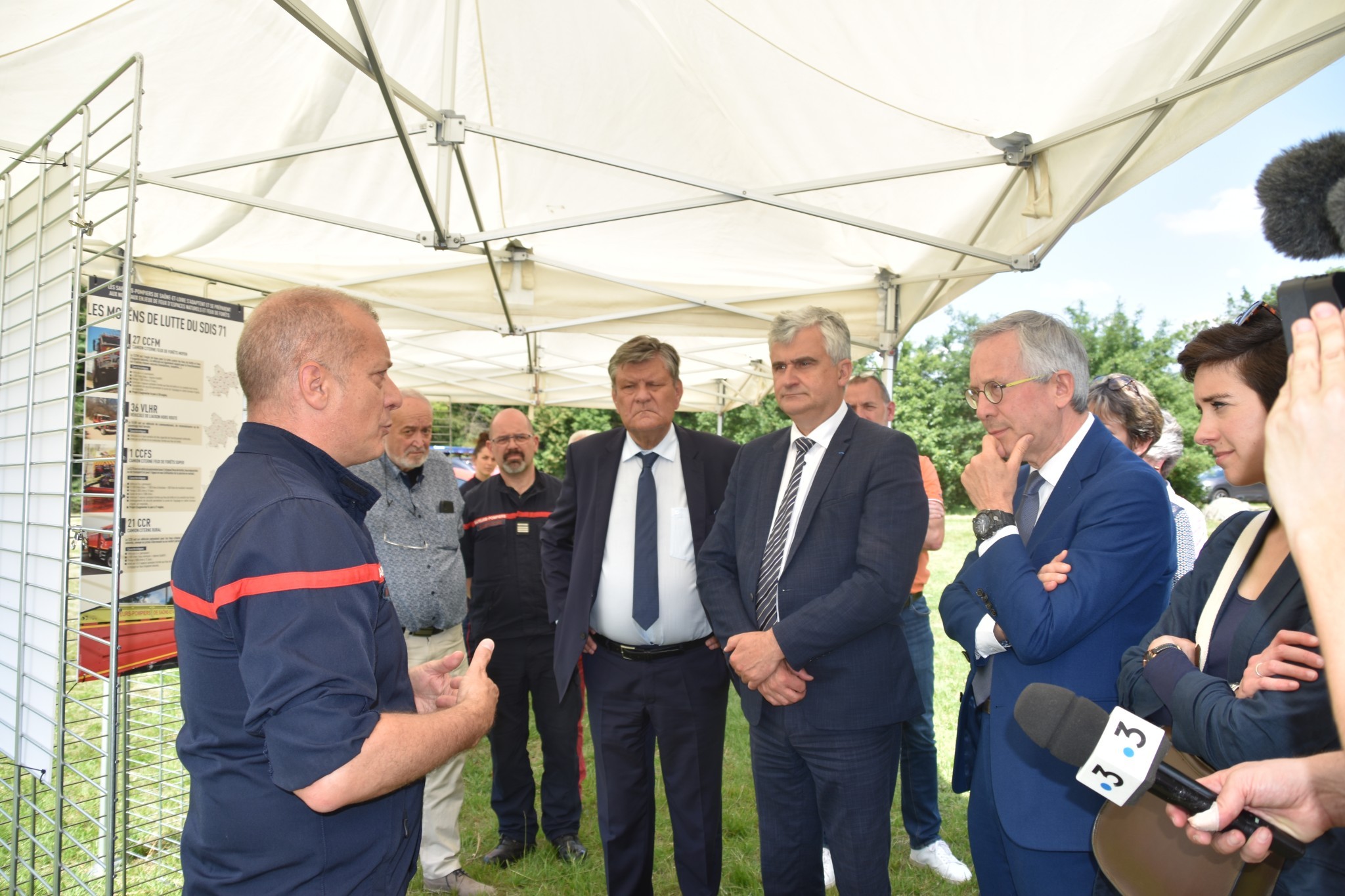 Le Colonel Frédéric Pignaud, le maire de Mâcon Jean-Patrick Courtois, le président du Conseil départemental André Accary, le député Frédéric Canard et le préfet Yves Séguy.