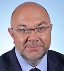 Ministère de l'Agriculture : Jacques Mézard passe le manche à Stéphane Travert