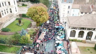400 agriculteurs défilent à Mâcon