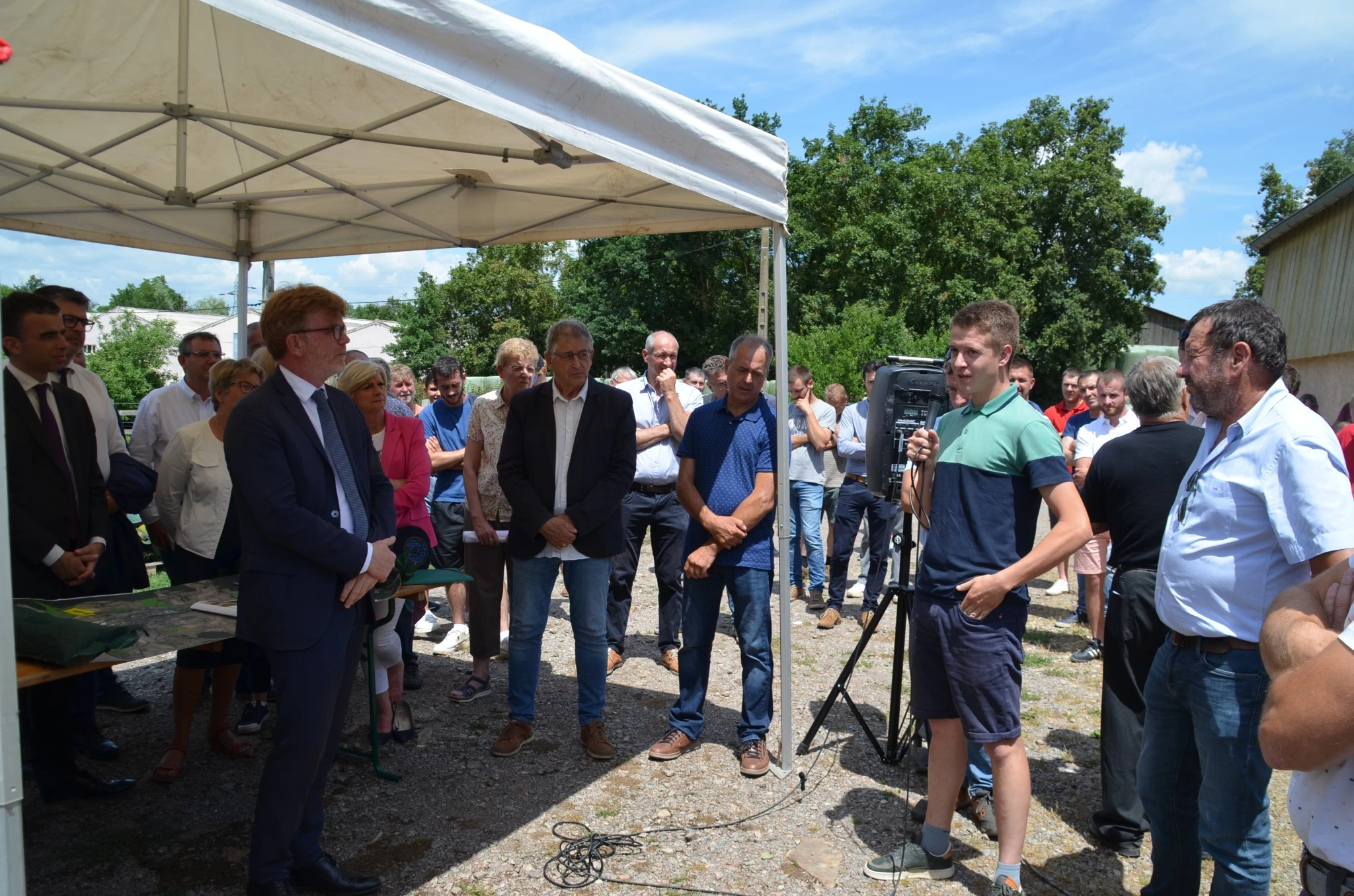 Le Sénateur Genet offensif