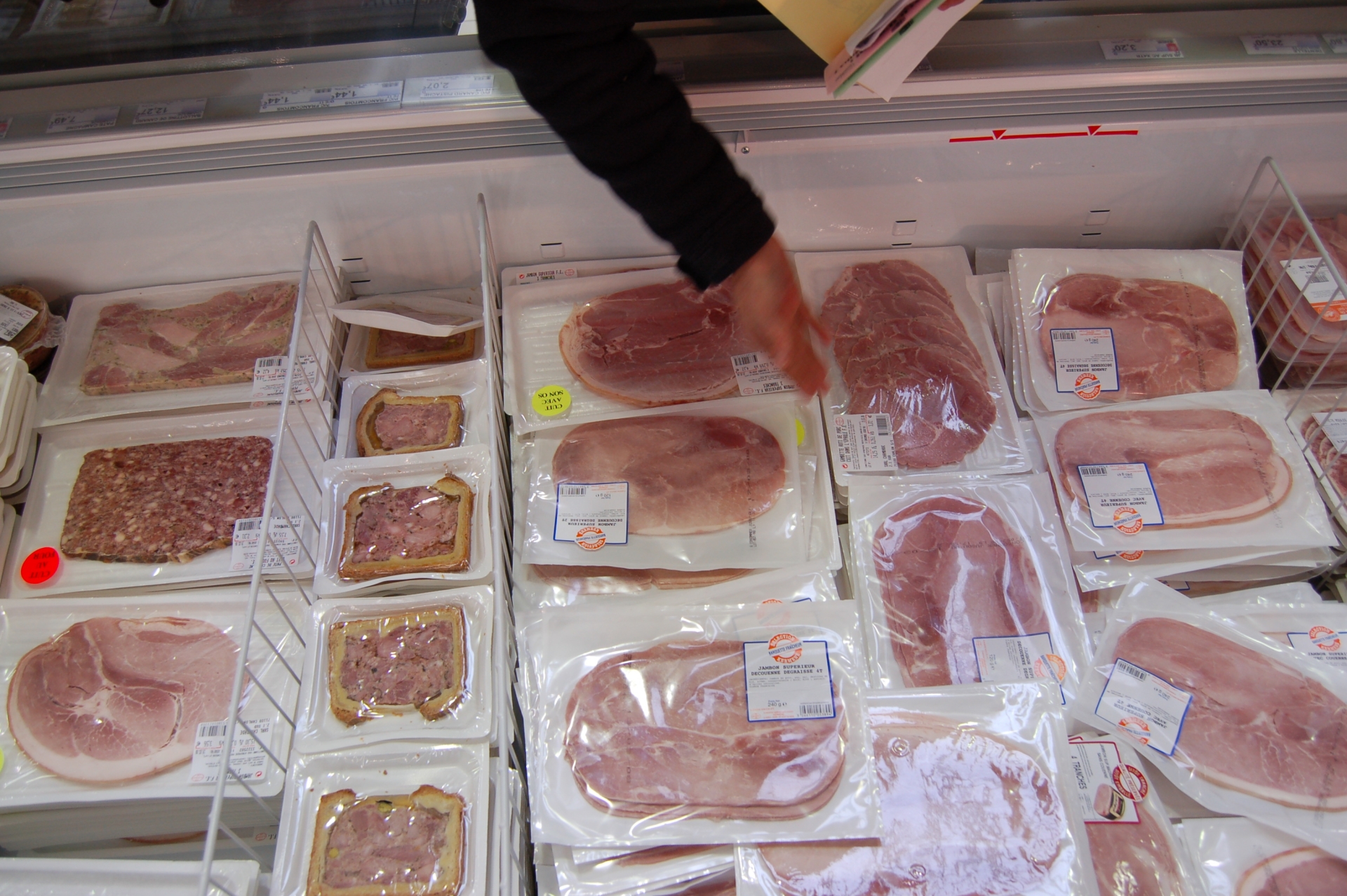 Jambon, saucisses: le confinement booste la consommation de porc en GMS