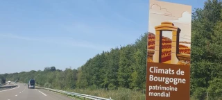 Huit nouveaux panneaux autoroutiers pour annoncer les Climats de Bourgogne