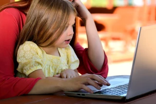 Concilier école à la maison et travail des parents