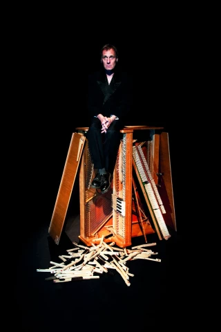 Crédit Thomas Journot - Compagnie Taxi Brousse.
