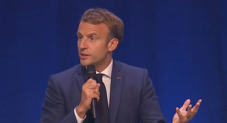 Présidence française de l’UE : Emmanuel Macron défendra une « sortie accélérée » des pesticides